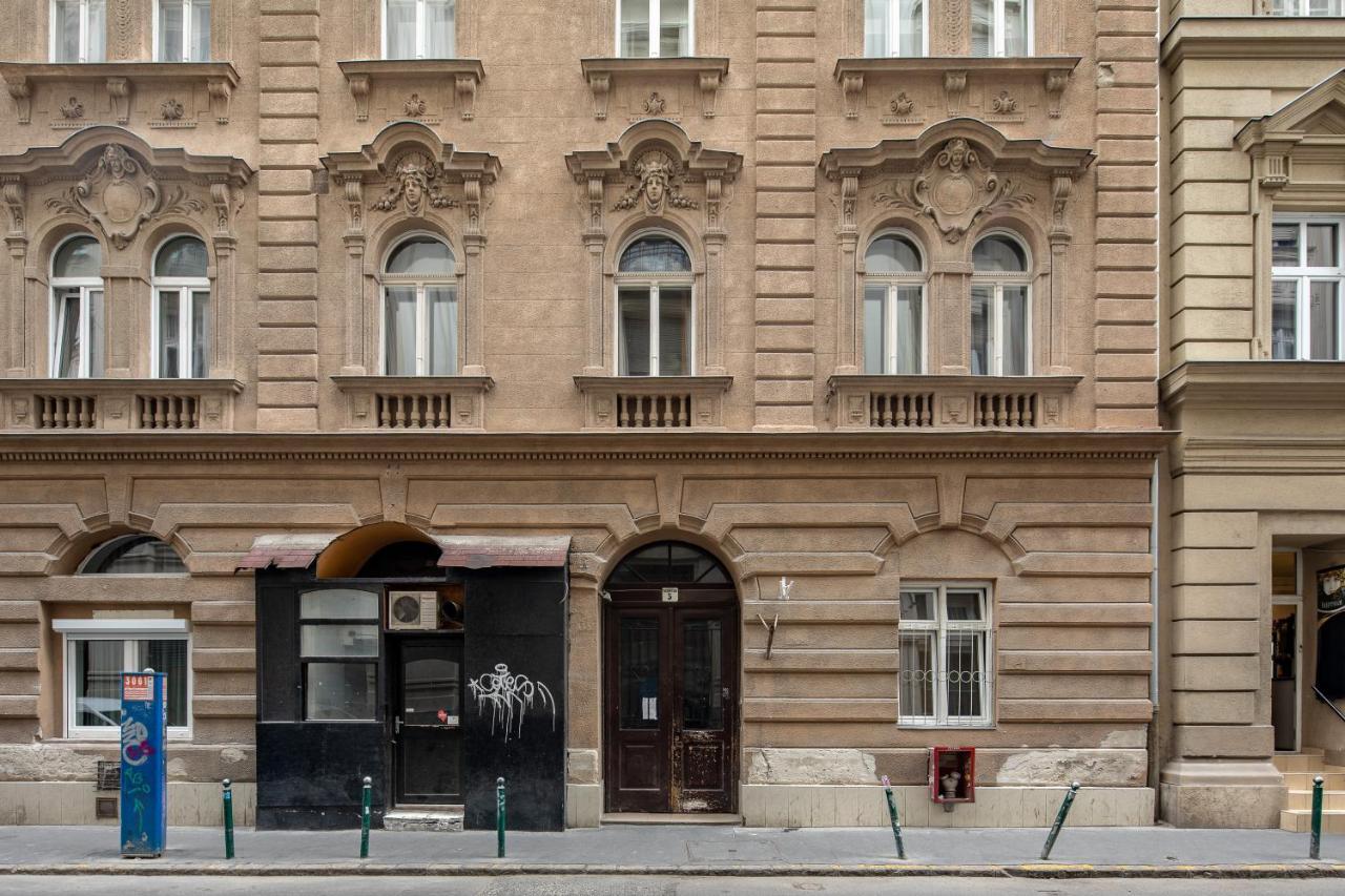 Dessewffy Premium Apartment Budapest Luaran gambar